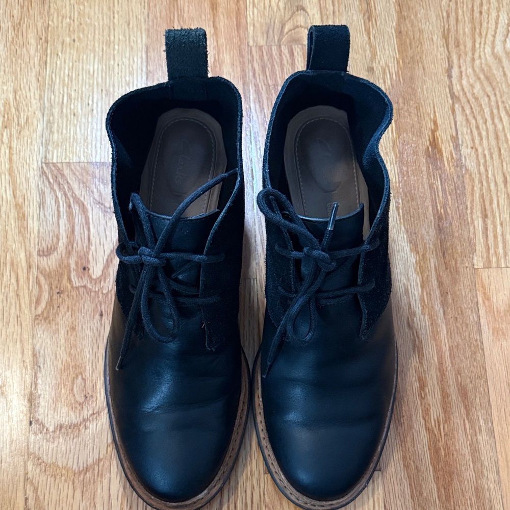 Clarks Trace Glow Black Leather And Suede Ankle Booties Size 10